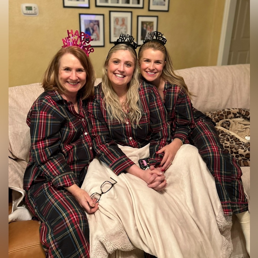 Meet your Poshers, Gail and Taylor